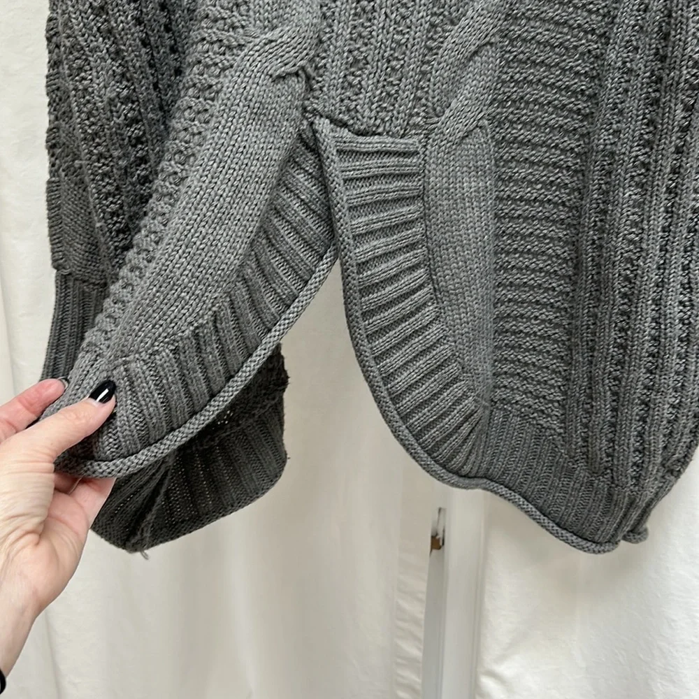 Alya grey cardigan sweater. Size large - Picture 4 of 4